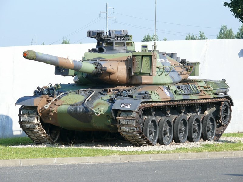 AMX-30B2 'Leclerc Cavalerie' Olivet 2.JPG