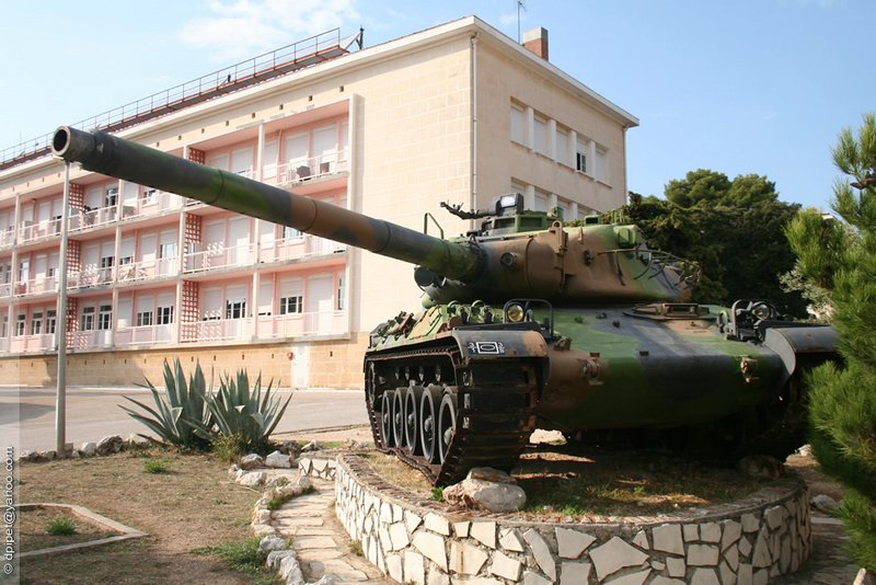 AMX-30 B no2 Carpiagne 4.JPG
