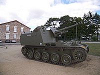 AMX-13 Au 50 105mm Coetquidan.JPG