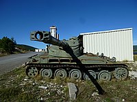 AMX-13 90mm pas de tir Amandiers Canjuers 2.JPG