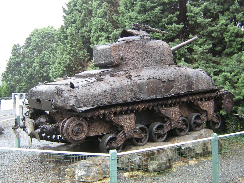 M4A1 Sherman DD no1 Port-en-Bessin 3.JPG
