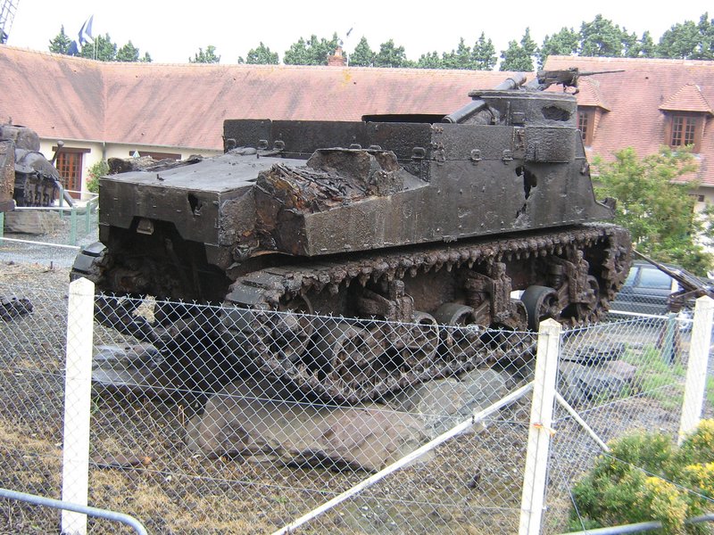 M7 Priest Port-en-Bessin 8.JPG