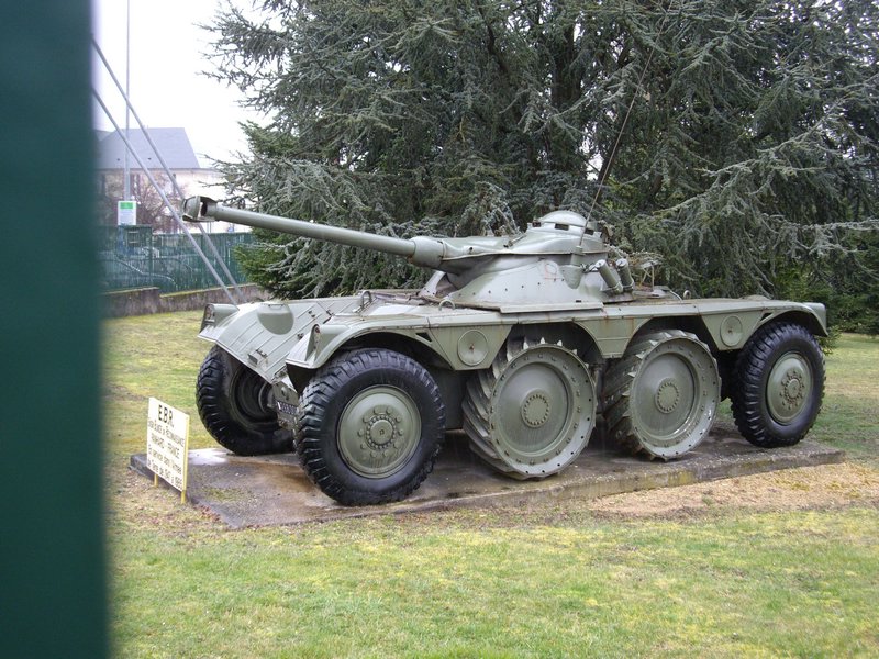 Panhard EBR-90 ESAM Bourges 1.JPG