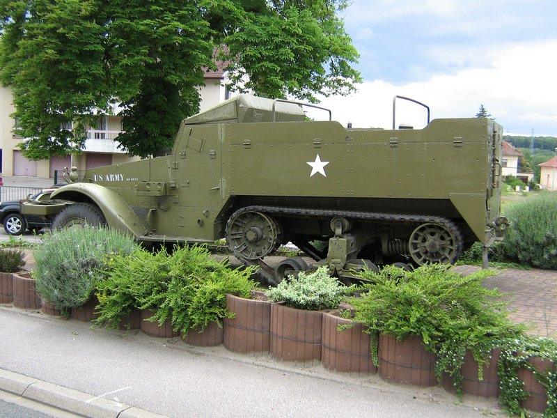 Half-Track M16 GMC St-Avold 2.JPG