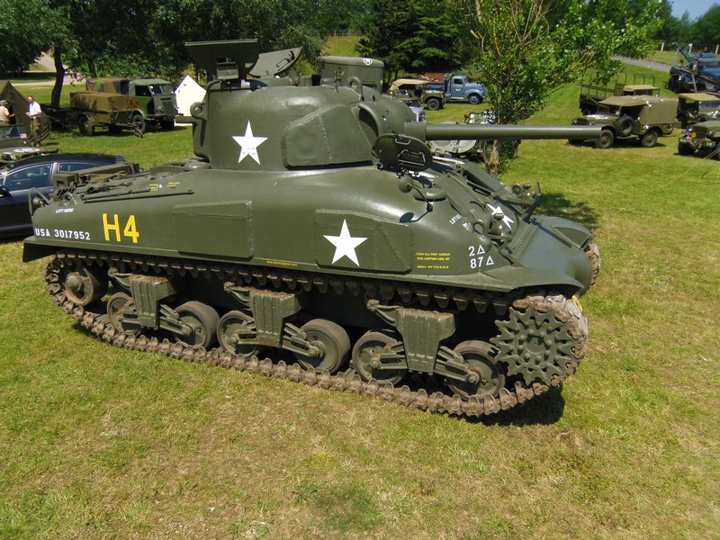 M4A1 Sherman PCF Balmoral Green 8.JPG
