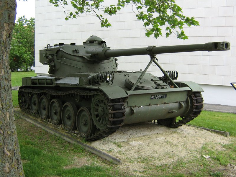AMX-13T SS-11 'Neerwinden' Mourmelon 2.JPG