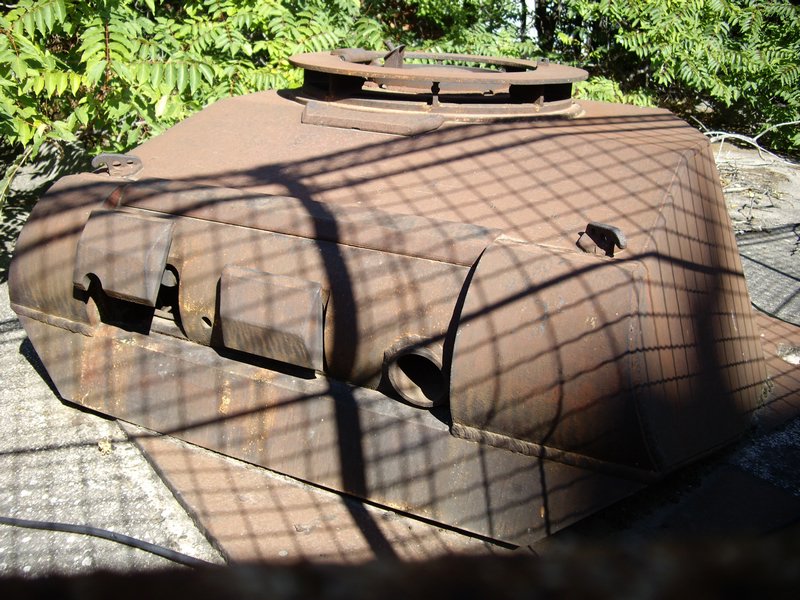 PzKpfw II turret 317 rue de la Madrague Ville 3.JPG