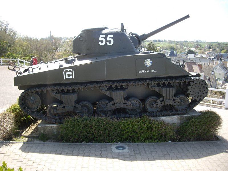 M4A2 Sherman Arromanches 7.JPG