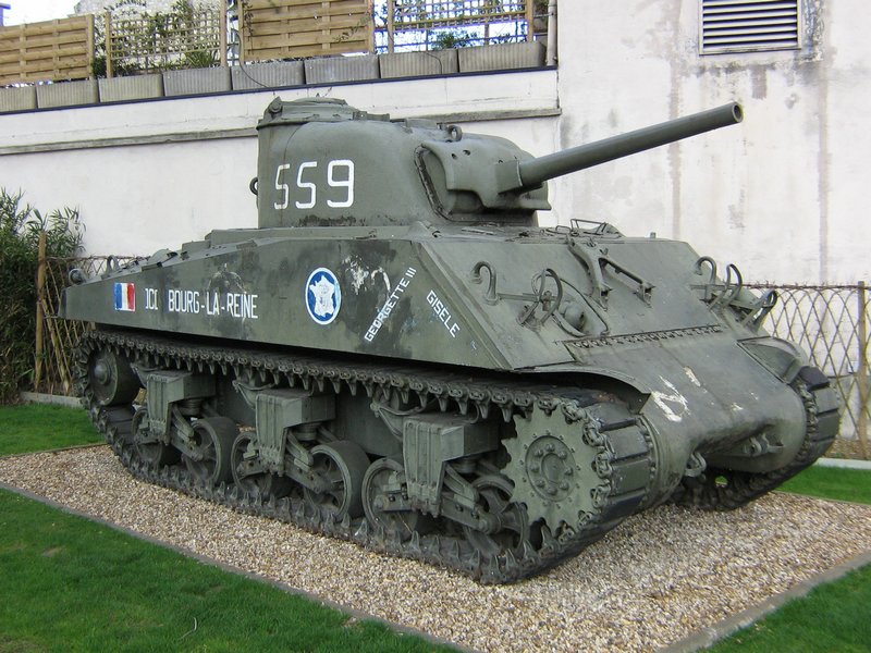 M4A3 Sherman Bourg-la-Reine 2.JPG