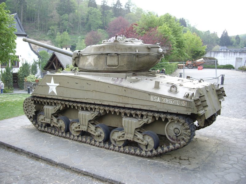 M4A3 Sherman Clervaux 9.JPG