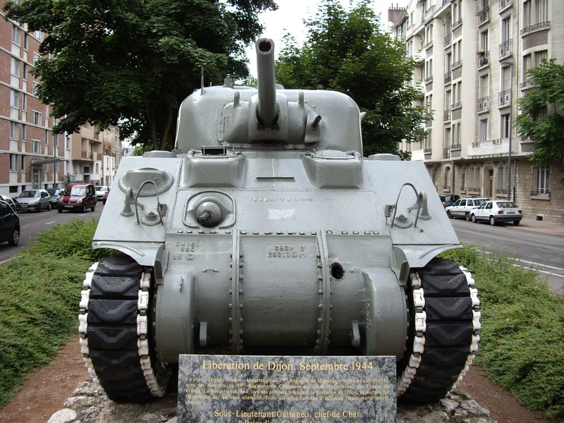 M4A4 Sherman Dijon 2.JPG