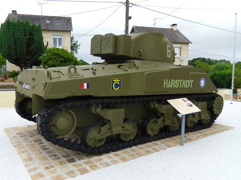 M4A4T Sherman Gruge l hopital 8.JPG