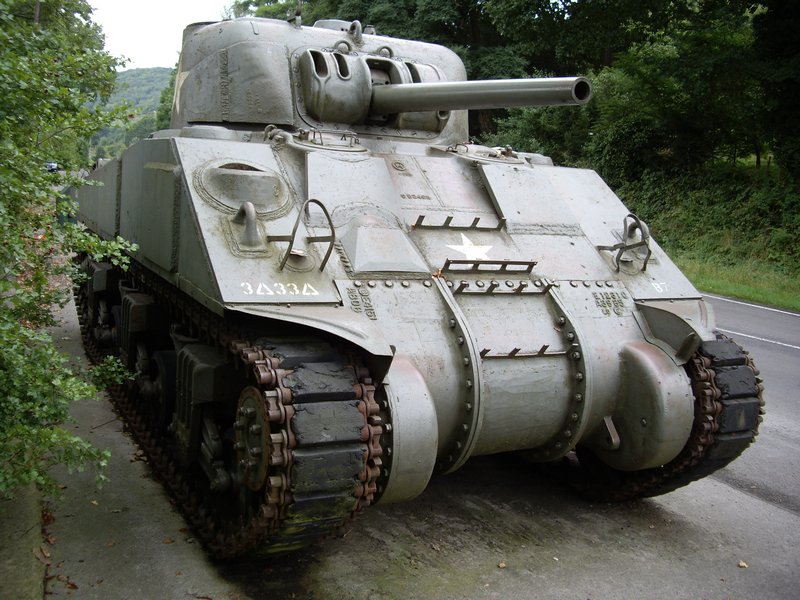 M4A4 Sherman Firefly Hermeton-sur-Meuse 1.JPG