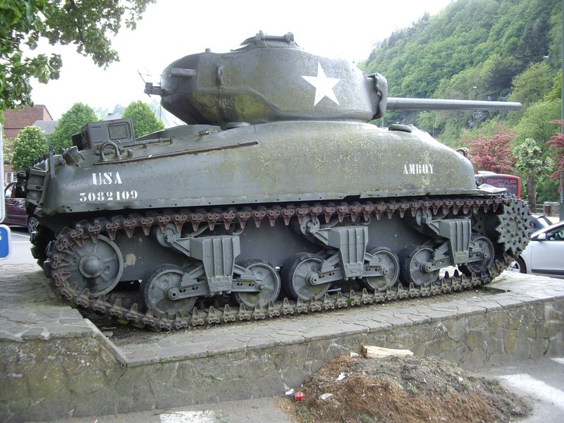 M4A1 Sherman La-Roche-en-Ardenne 1.JPG