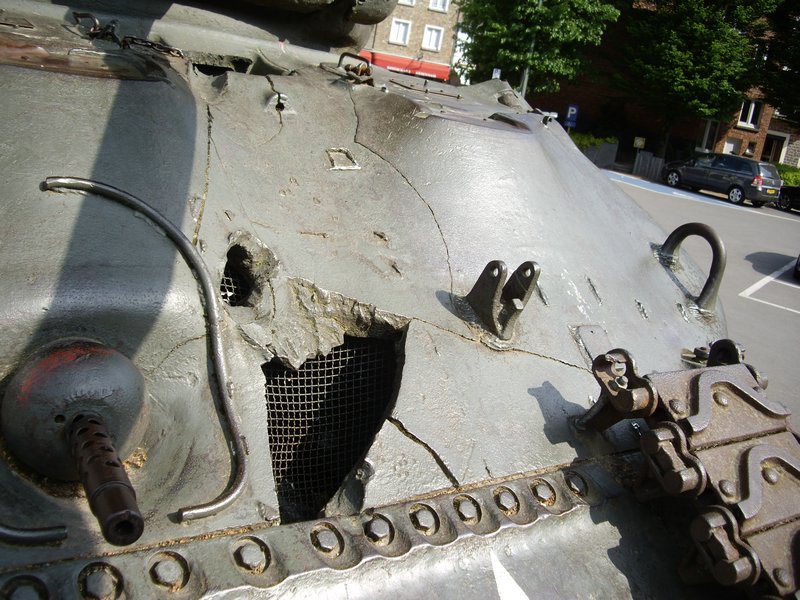 M4A1 Sherman La-Roche-en-Ardenne 11.JPG