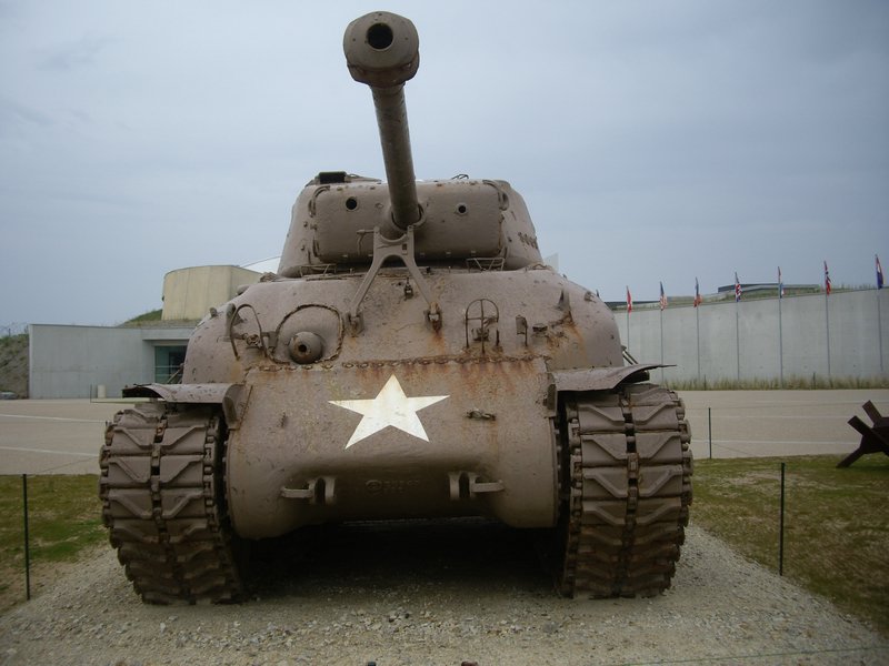 M4A1E8 Sherman HVSS La Madeleine 2.JPG