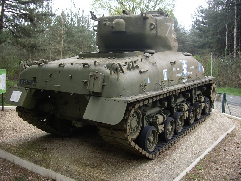 M4A1E8 Sherman Mezieres 11.JPG