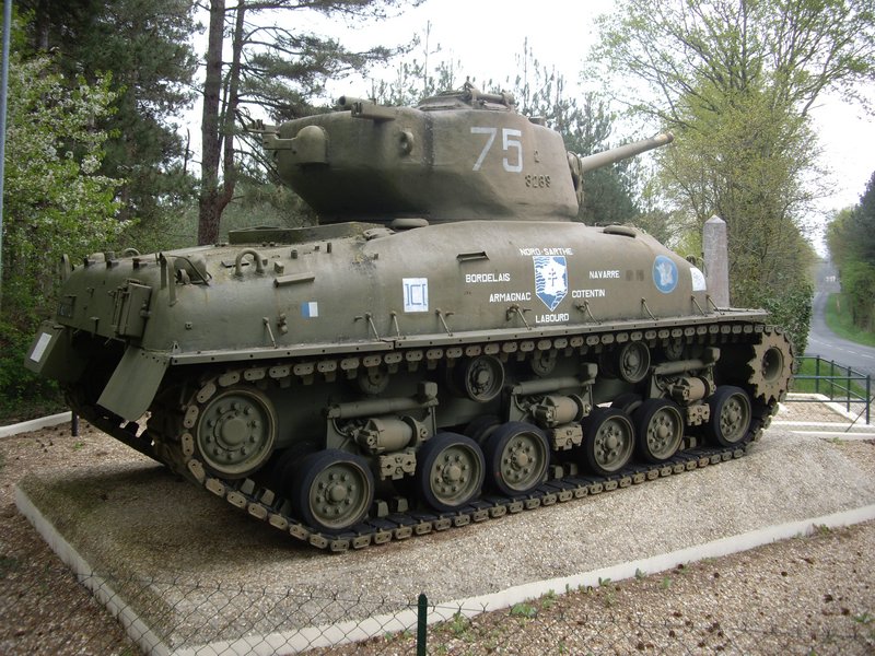M4A1E8 Sherman Mezieres 12.JPG