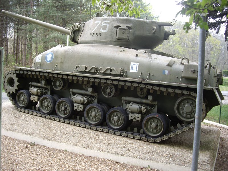 M4A1E8 Sherman Mezieres 8.JPG