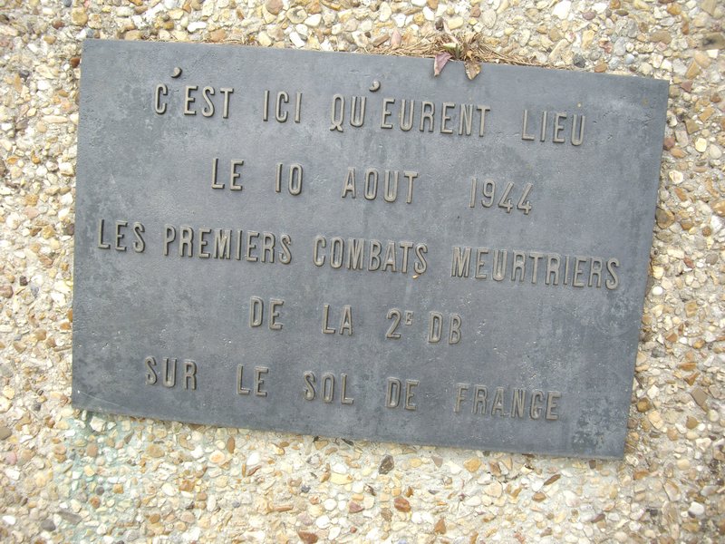 M4A1E8 Sherman Mezieres commemorative plate.JPG