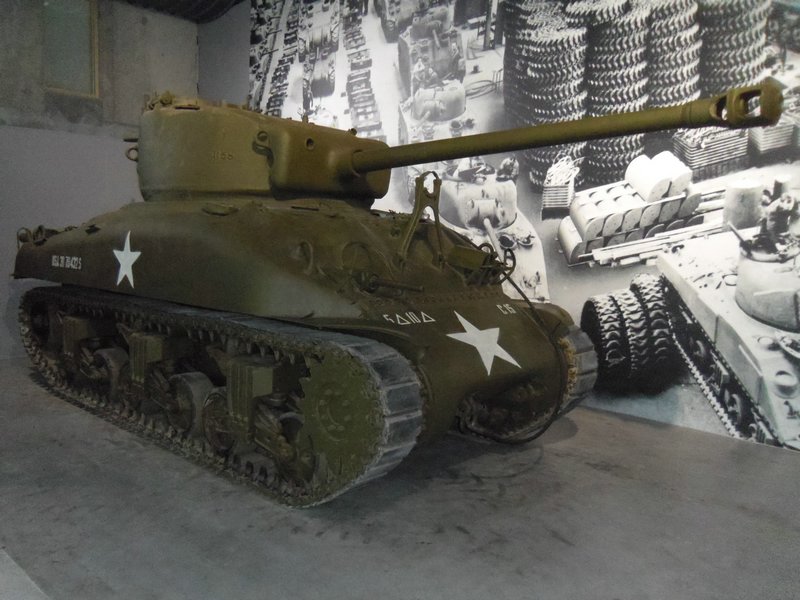 M4A1 Sherman Novion-Porcien 1.JPG