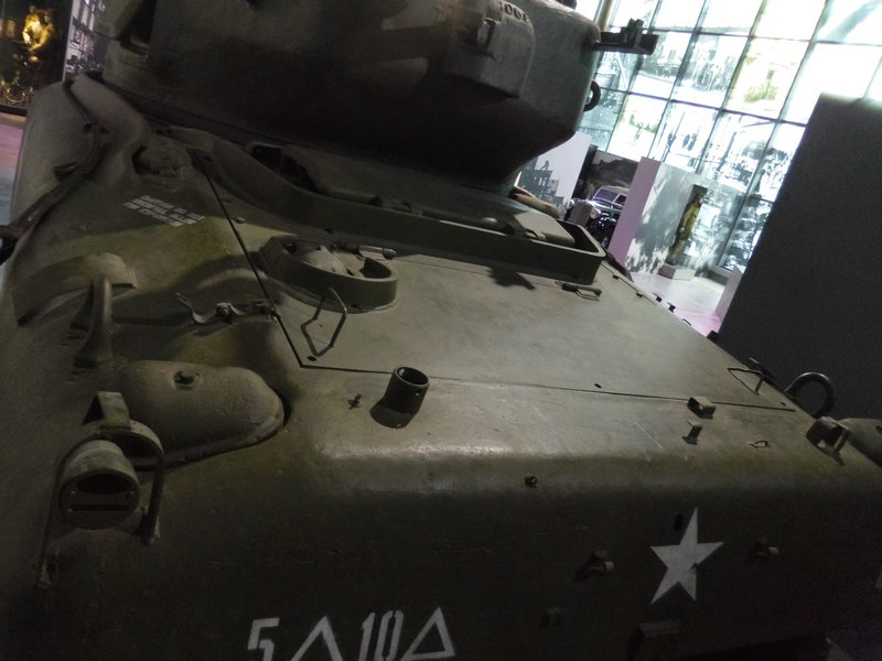 M4A1 Sherman Novion-Porcien 19.JPG