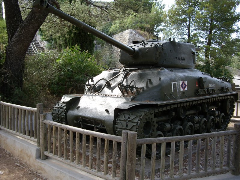 M4A1E8 Sherman Toulon 3.JPG