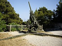 90mm AA gun Toulon 2.JPG
