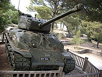 M4A1E8 Sherman Toulon 2.JPG