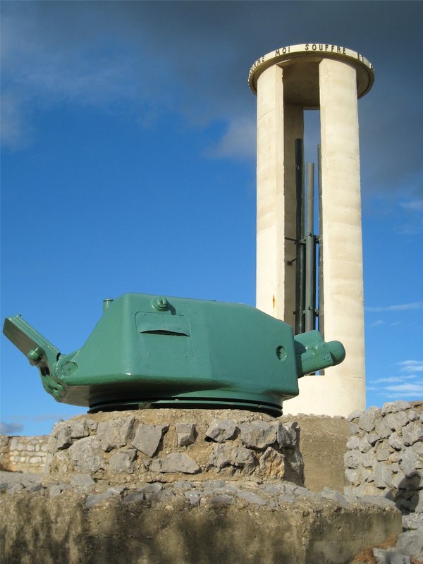 APX-R turret St-Pierre-la-Mer 10.JPG