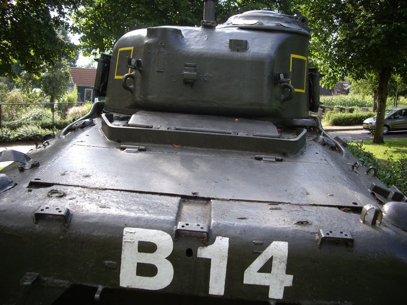 M4A1E9 Sherman Woensdrecht 11.JPG