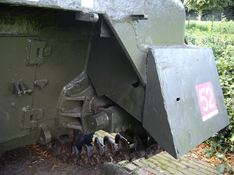 M4A1E9 Sherman Woensdrecht 32.JPG