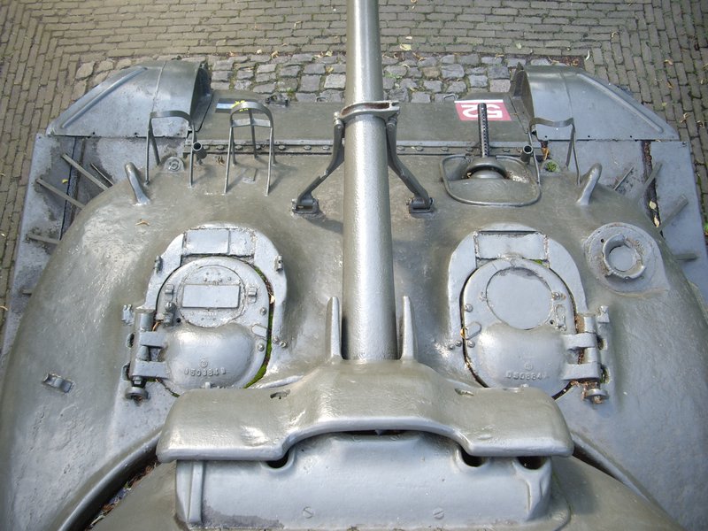 M4A1E9 Sherman Woensdrecht 9.JPG